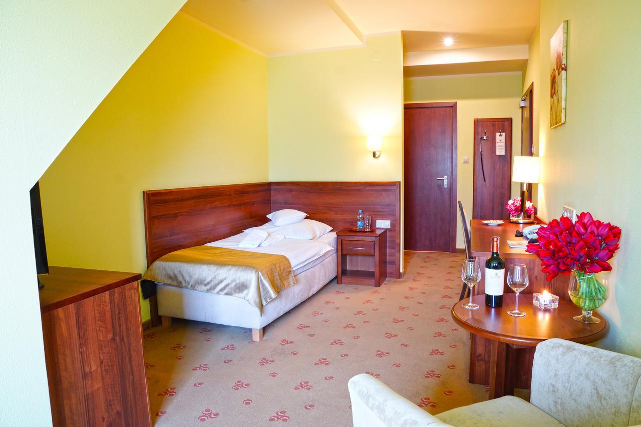 Hotel Rycerski Czeladz Exterior photo